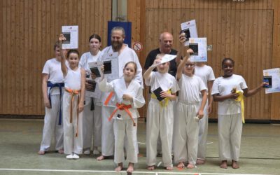 Erfolgreiche Prüfung der Karate-Jugend Sommer 2026
